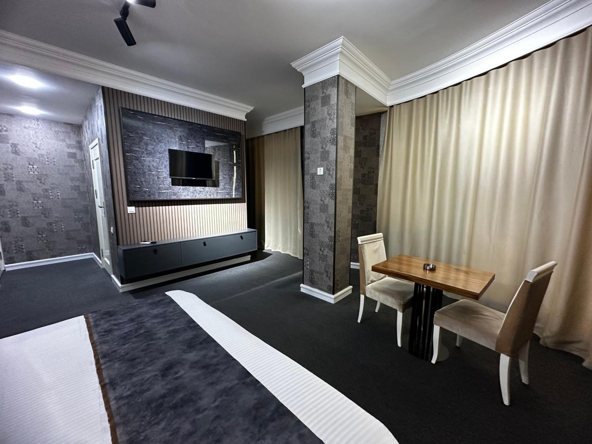Amber Hotel Baku Exterior foto